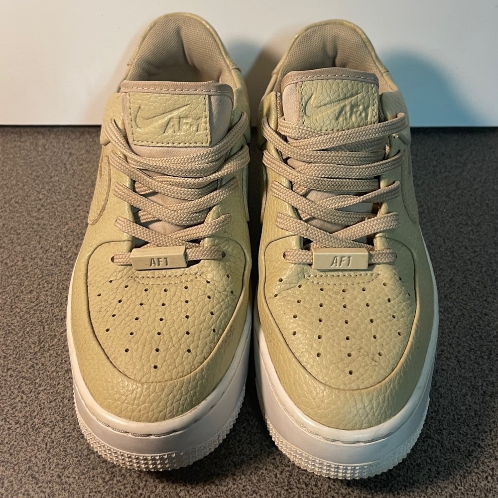 Nike Air Force 1’s US 6 CT0012-200